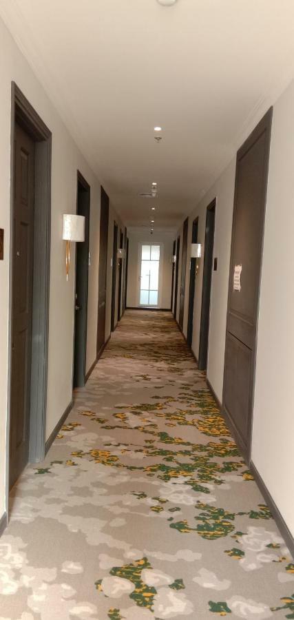 Hotel Shalva ג'קרטה מראה חיצוני תמונה